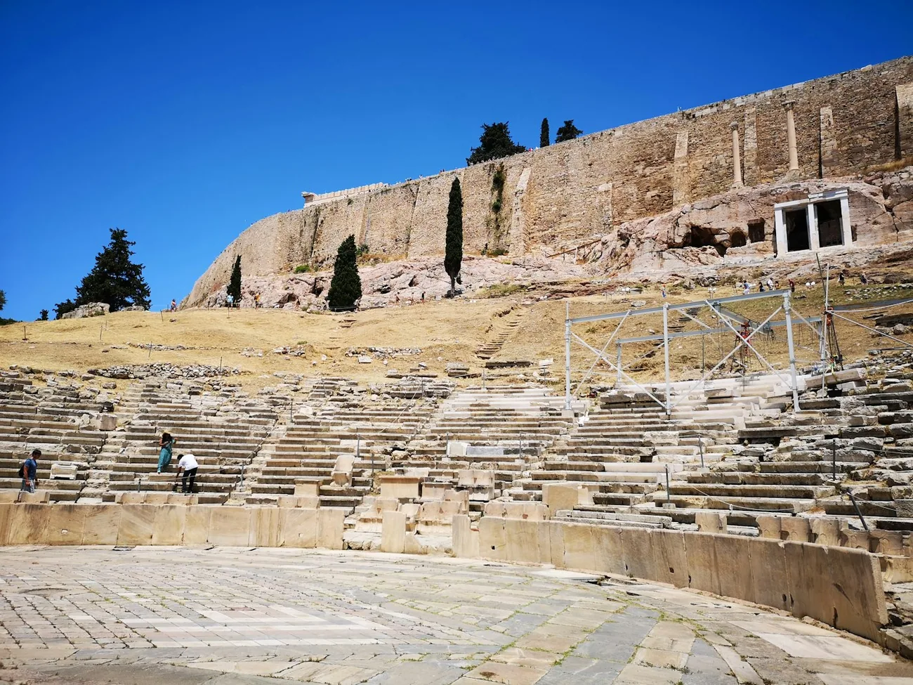 Det bratte antikke teatret i fjellsiden under akropolisen på Pergamon